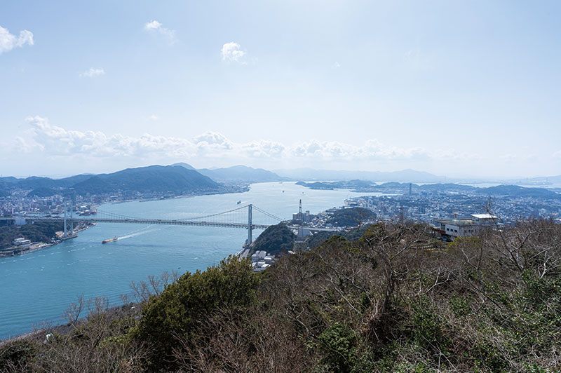 関門海峡と関門橋